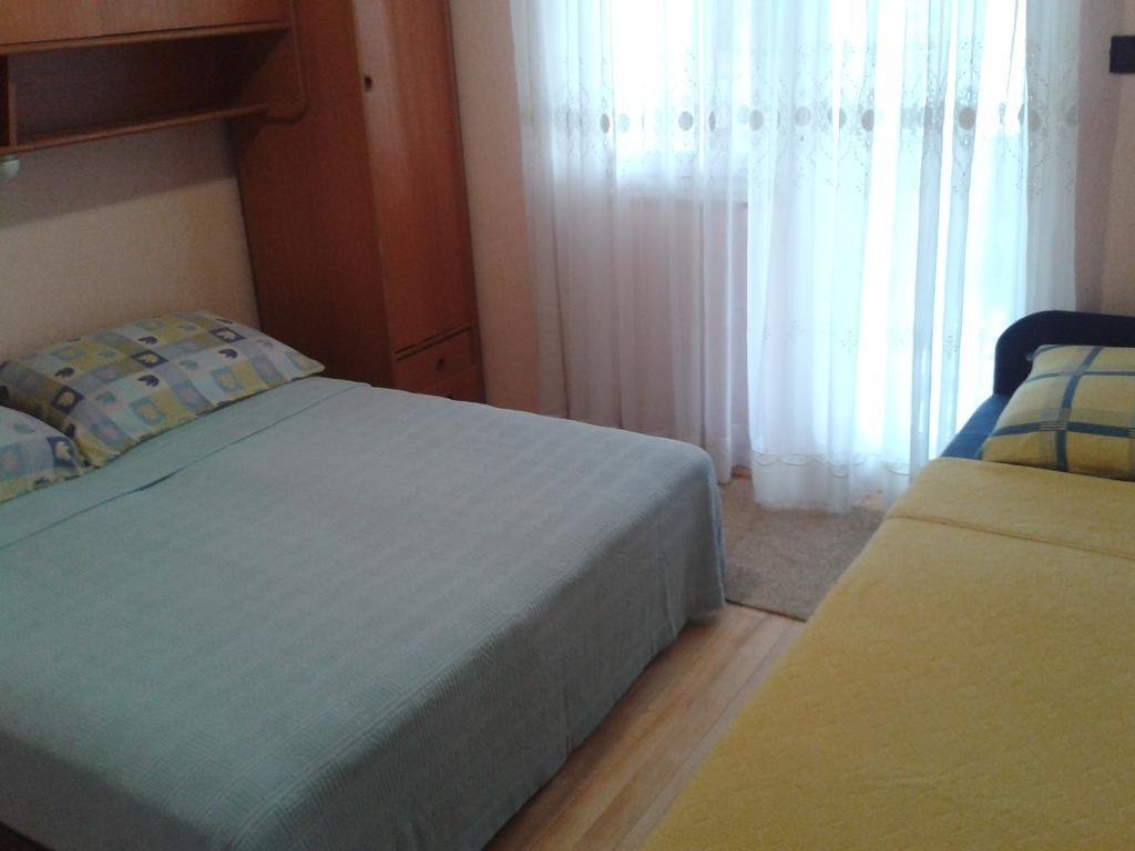 Apartmani Mira Vir Exterior photo