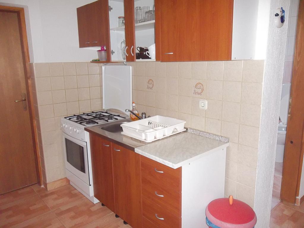 Apartmani Mira Vir Exterior photo